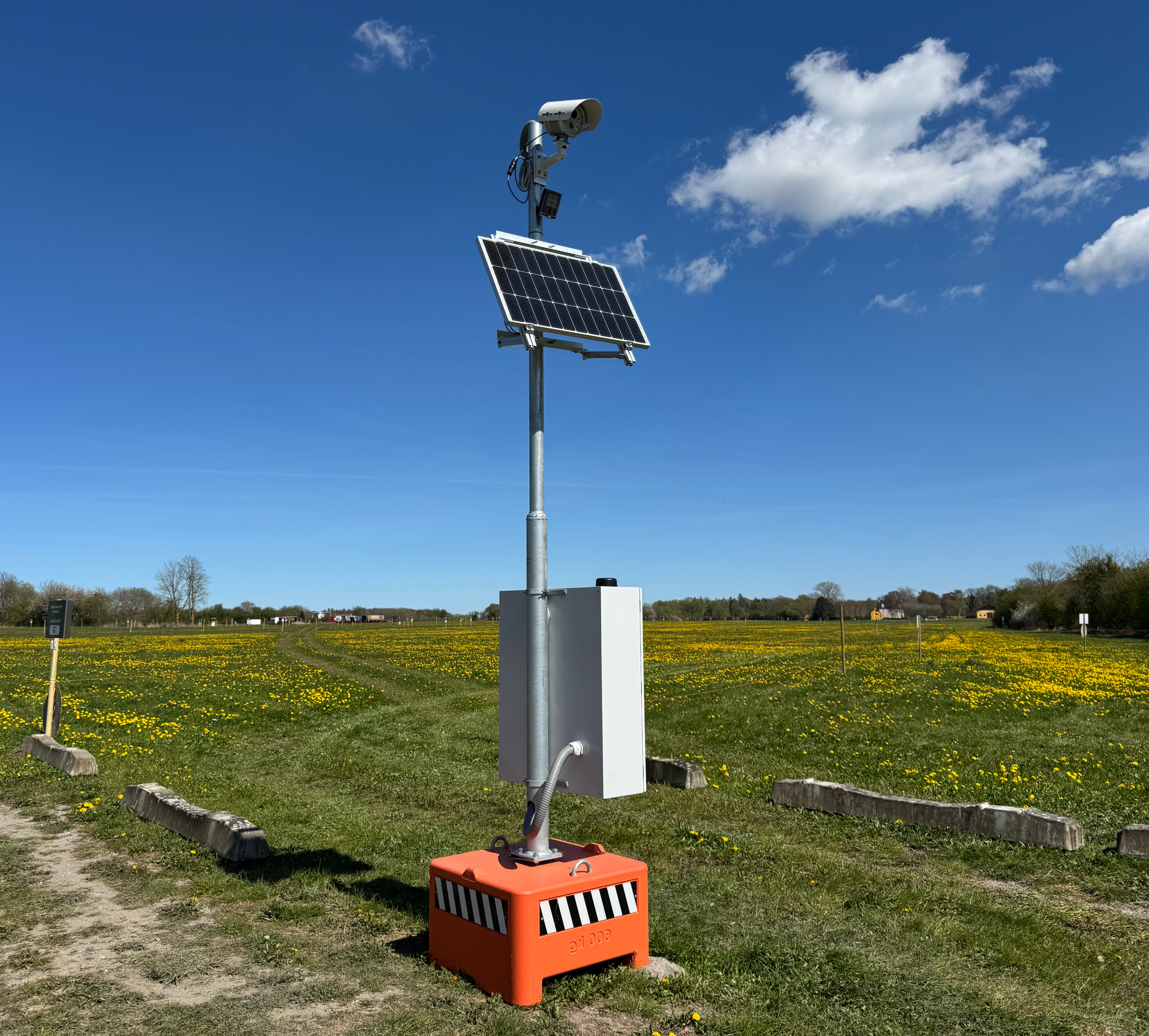Portable ANPR camera powered by solar cell setup