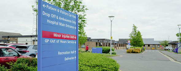 The patient at the hospital asked, ‚Did you get a parking space?“